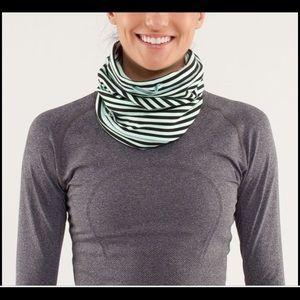 NWOT Lululemon Brisk Run Neck Warmer